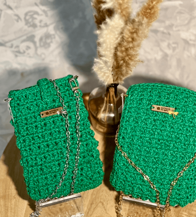 Pochette téléphone au crochet