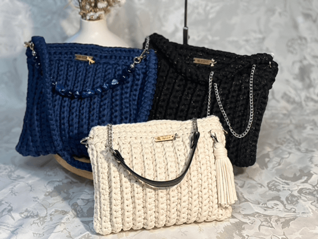 Sac à bandoulière au crochet - Modèle Bégonia 
