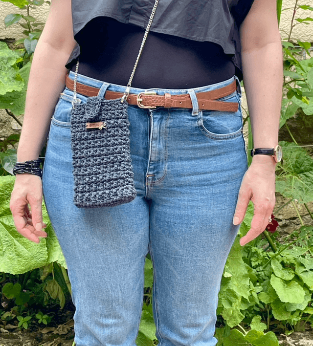 Pochette téléphone au crochet